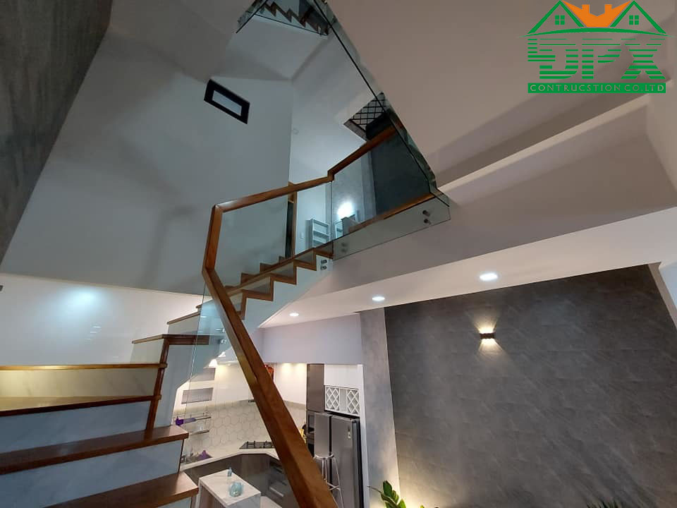 Khu vực cầu thang nhìn từ tầng trệt lên
